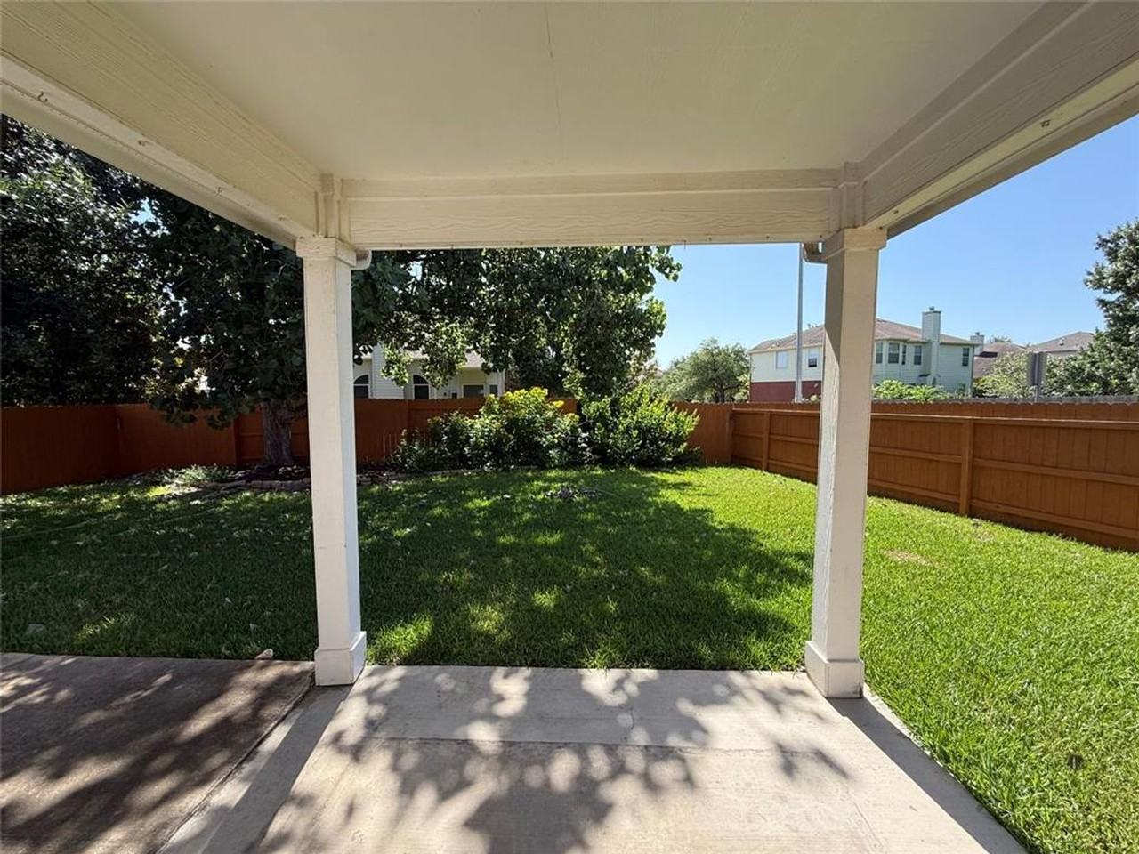 645 Arrowood Pl - Photo 7 of 24