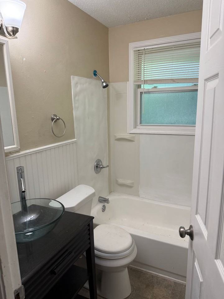 50 Fenwick Dr - Photo 5 of 10