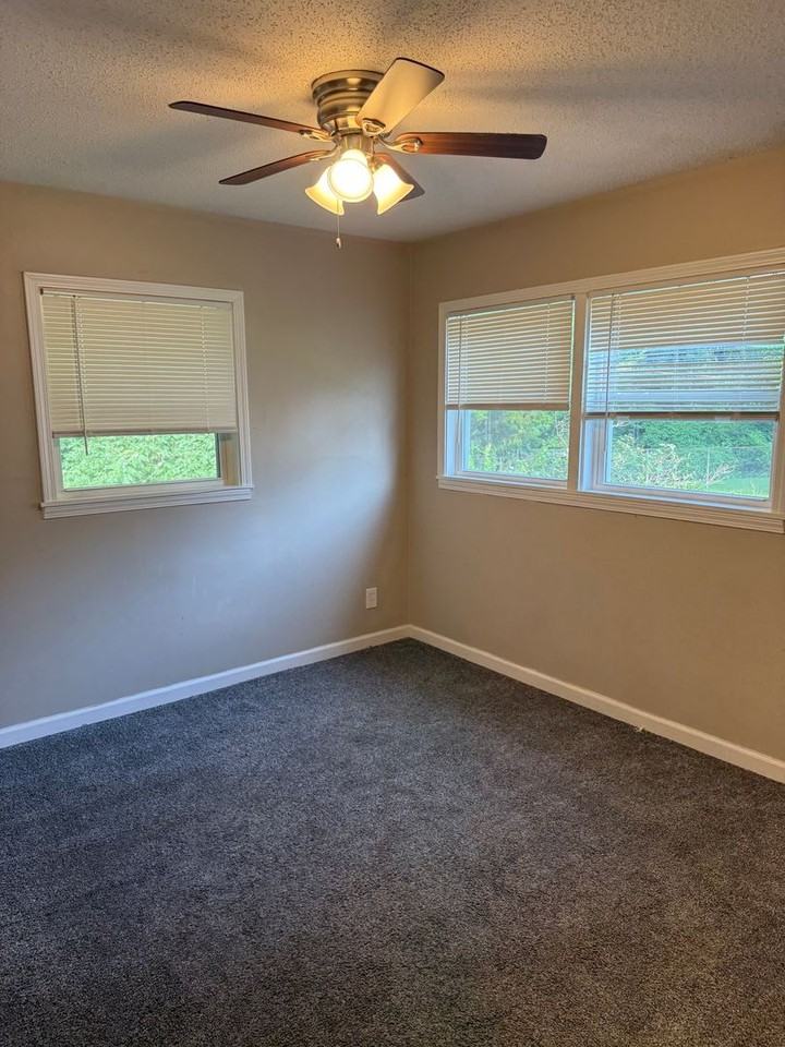 50 Fenwick Dr - Photo 6 of 10