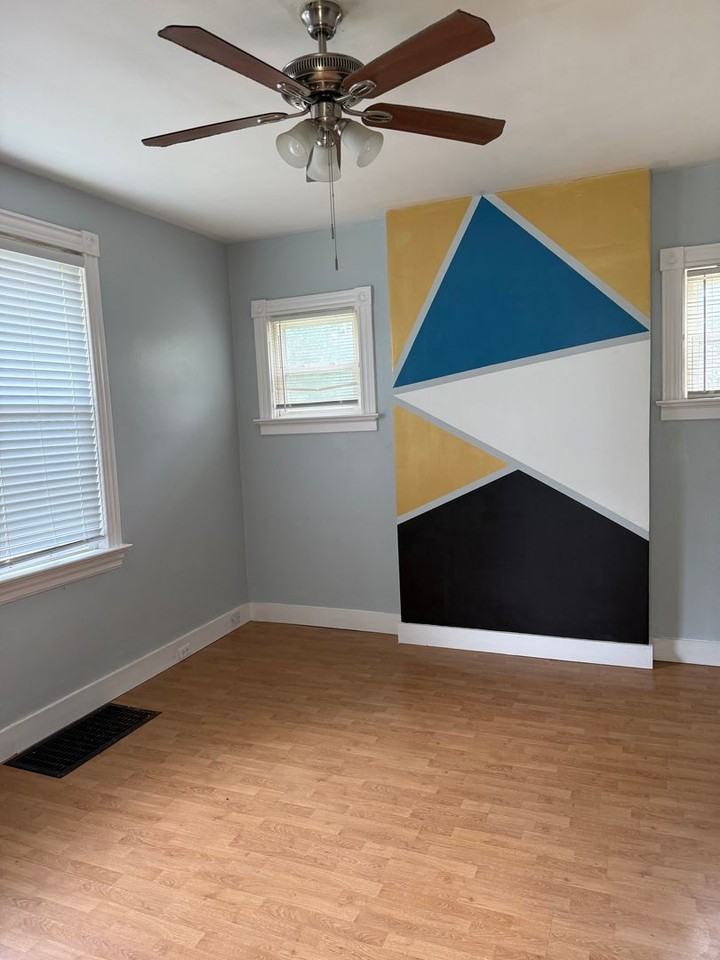 7048 Raymond Ave - Photo 2 of 9