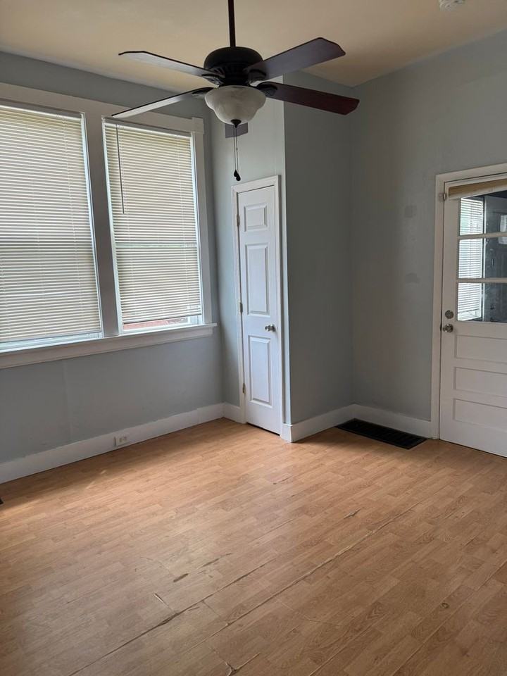 7048 Raymond Ave - Photo 6 of 9