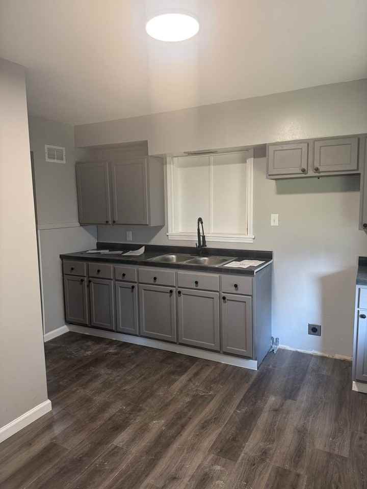 4318 Rozier Dr - Photo 2 of 6