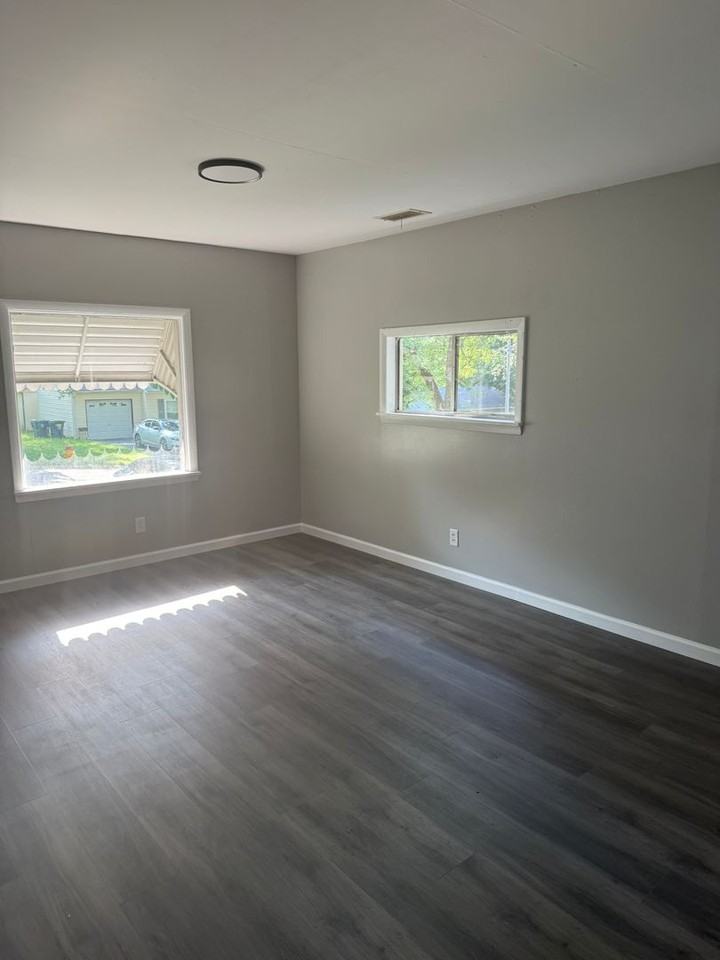 4318 Rozier Dr - Photo 4 of 6