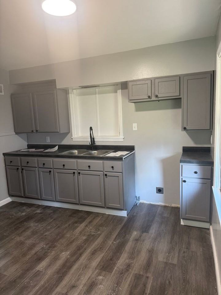 4318 Rozier Dr - Photo 5 of 6