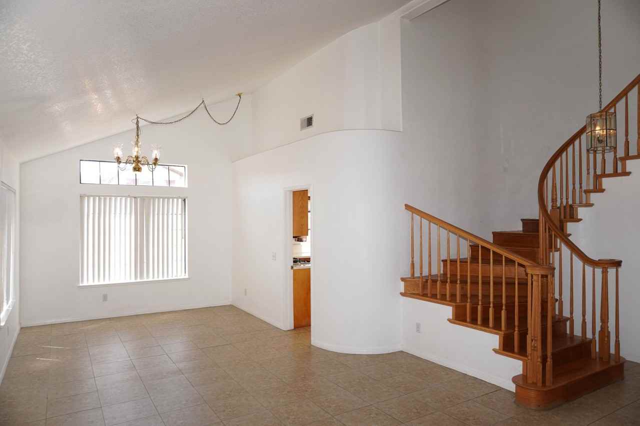 25955 La Barca Rd - Photo 3 of 28