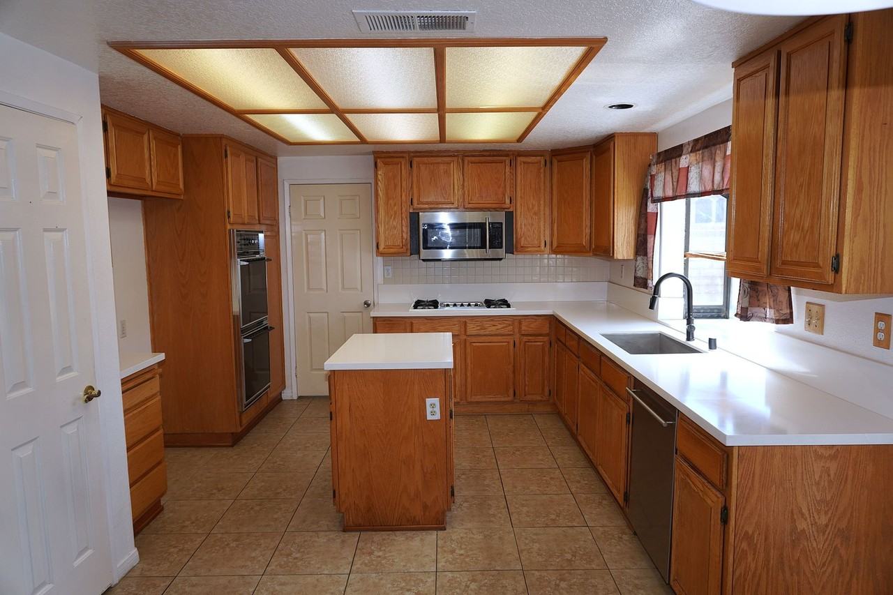 25955 La Barca Rd - Photo 5 of 28