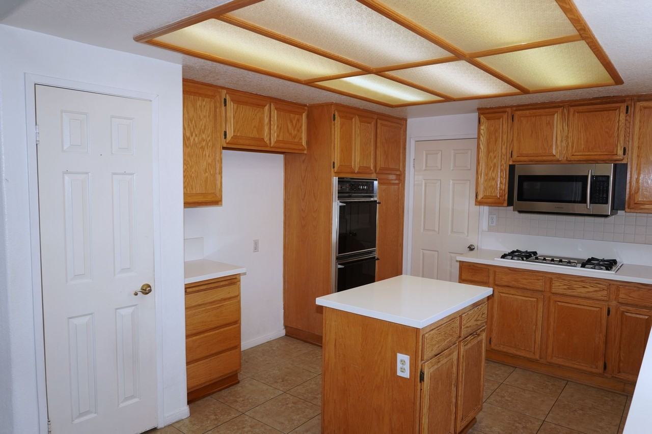 25955 La Barca Rd - Photo 6 of 28