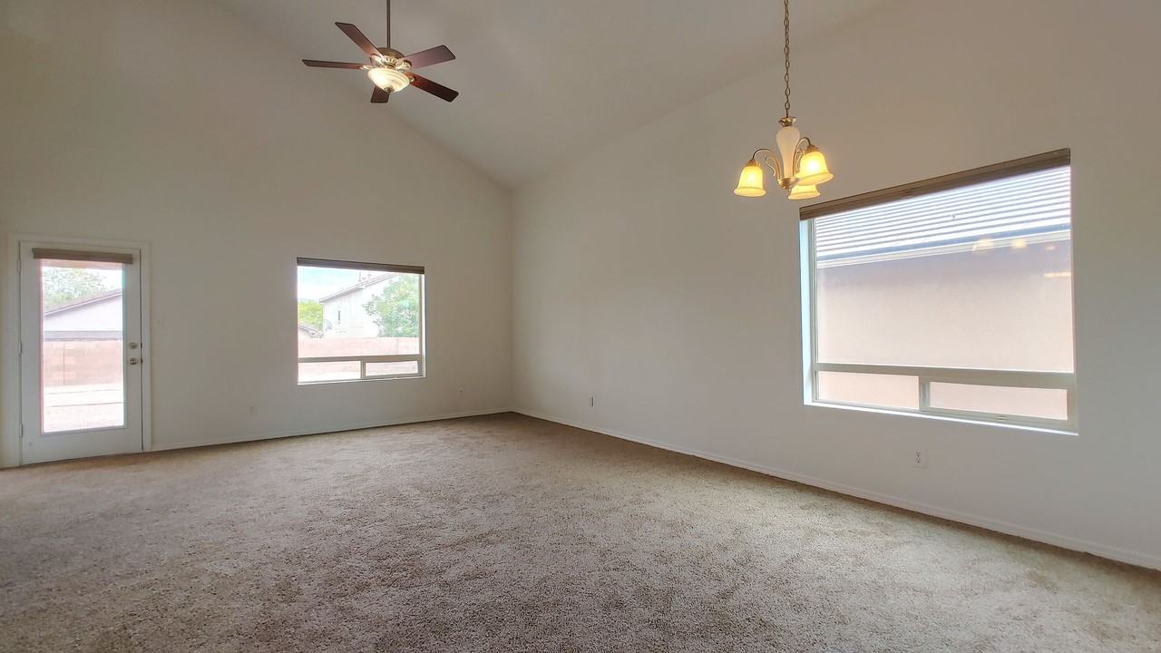 2105 Margarita Dr Se - Photo 2 of 21