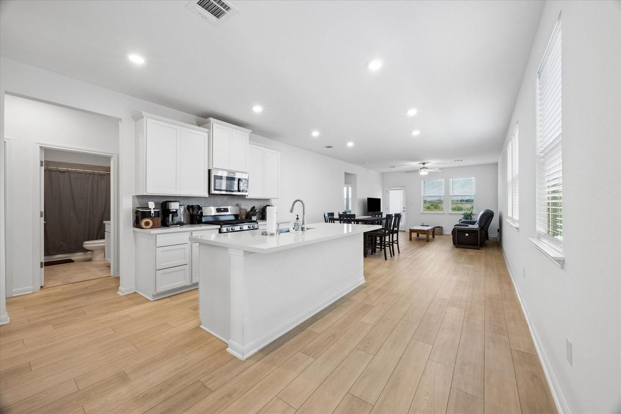 685 Papaya Dr - Photo 4 of 12