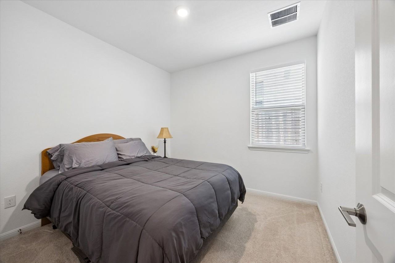 685 Papaya Dr - Photo 7 of 12