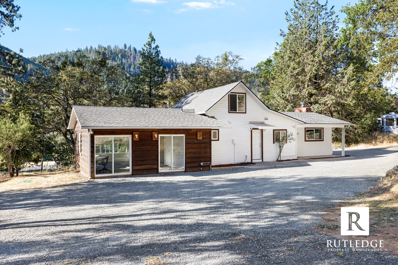 3838 Highway 238 - Photo 2 of 20