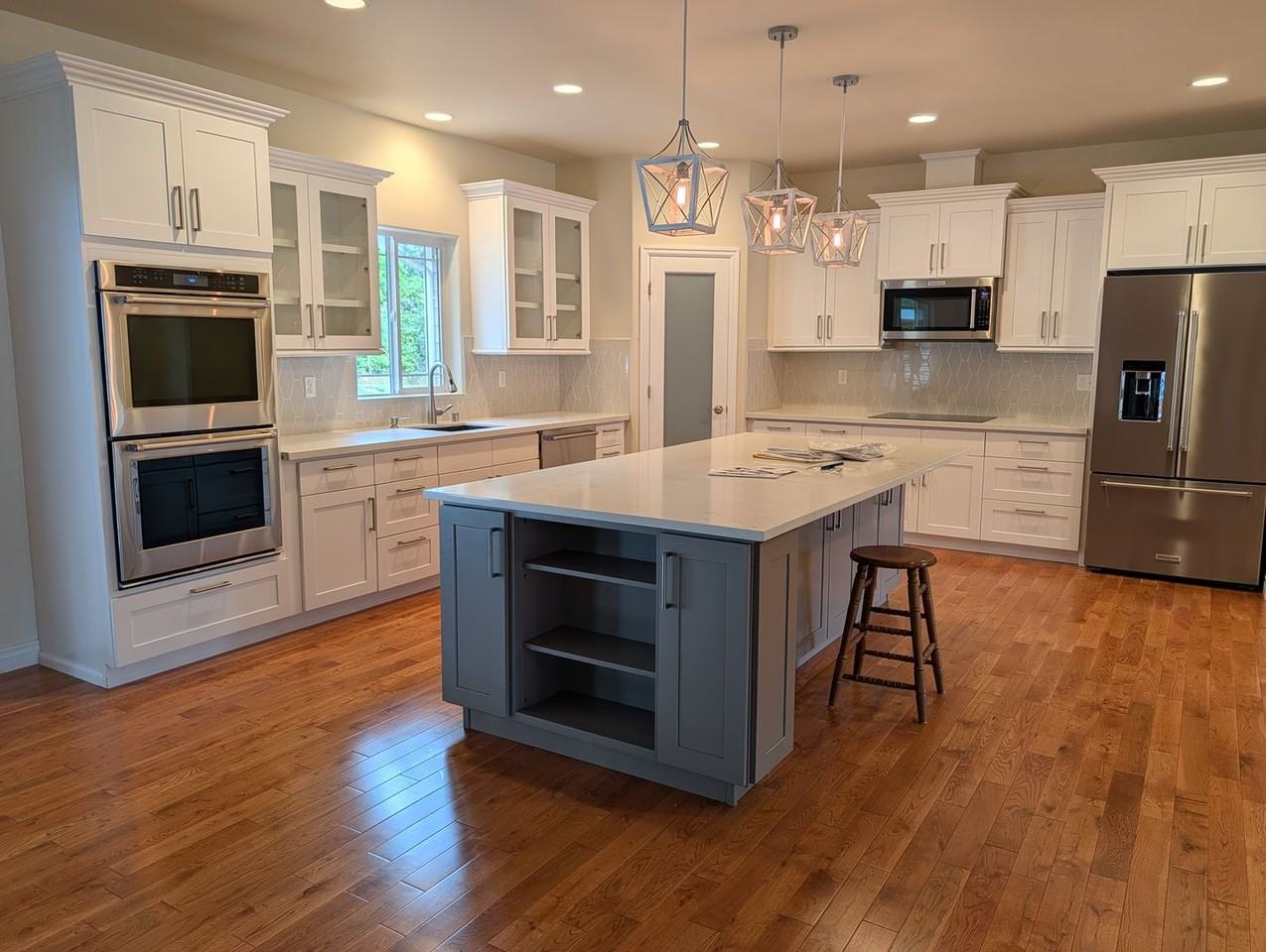 13837 Bayview Rd - Photo 4 of 19