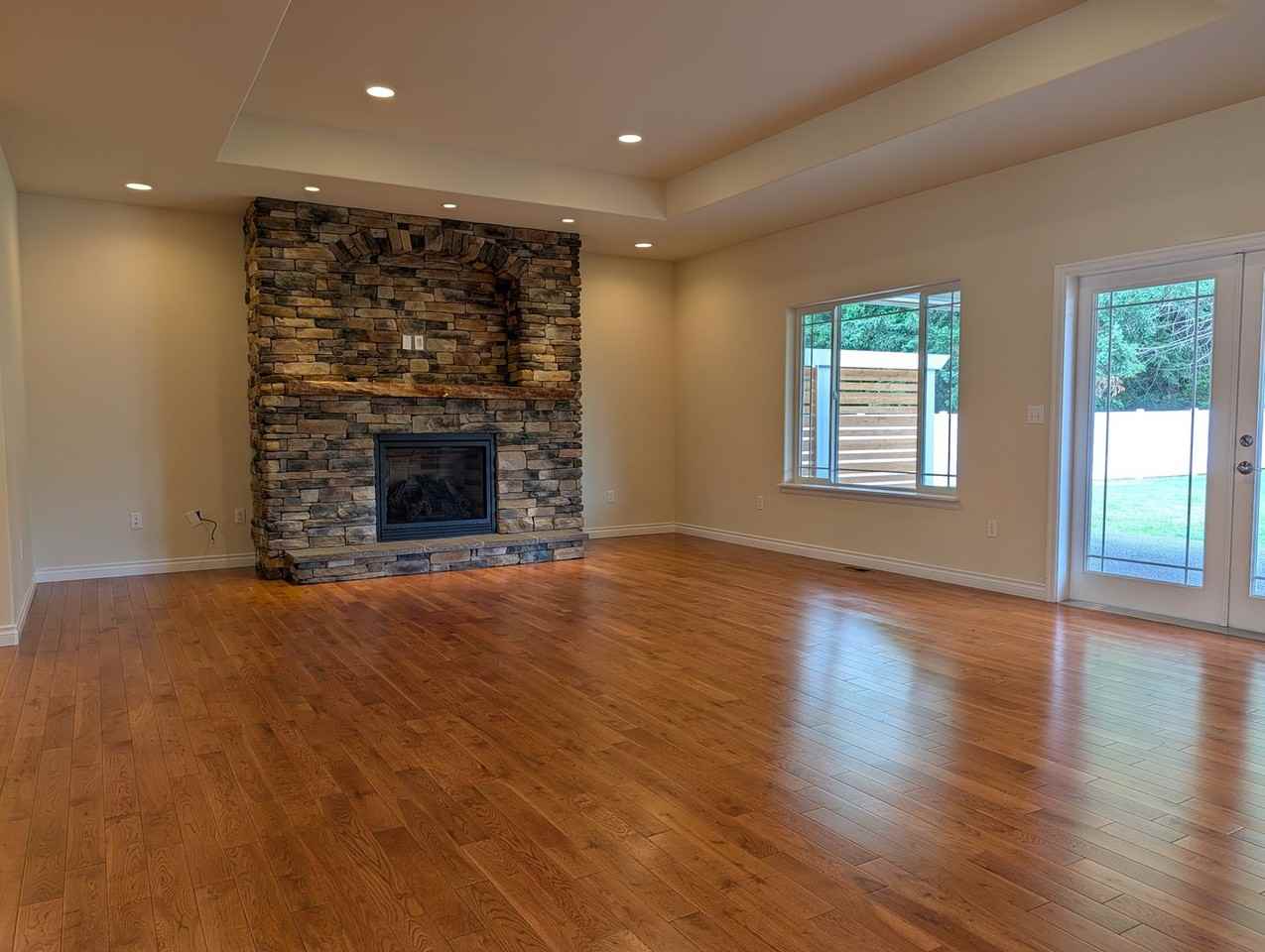13837 Bayview Rd - Photo 5 of 19