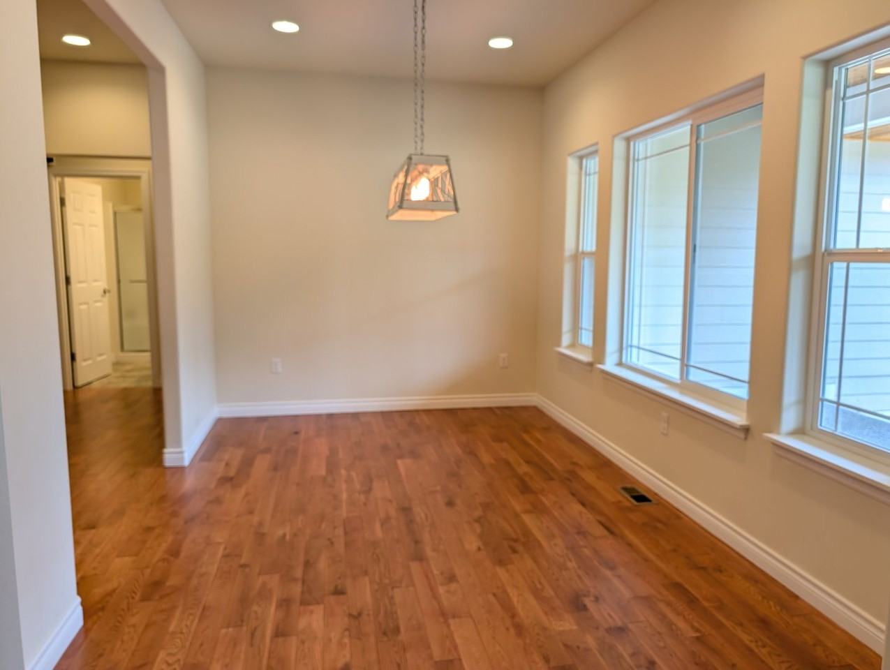 13837 Bayview Rd - Photo 6 of 19