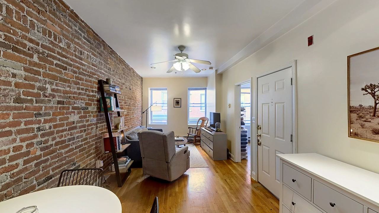 1001 Prince St - Photo 2 of 14