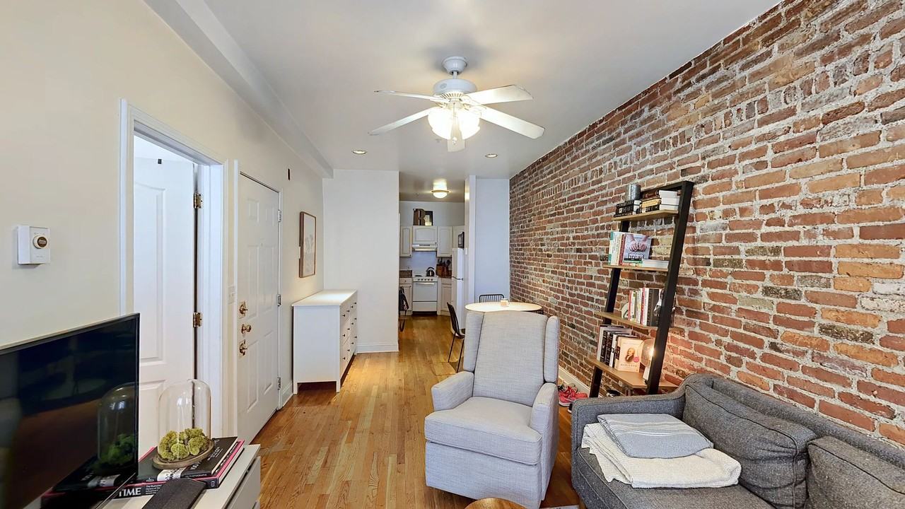 1001 Prince St - Photo 3 of 14
