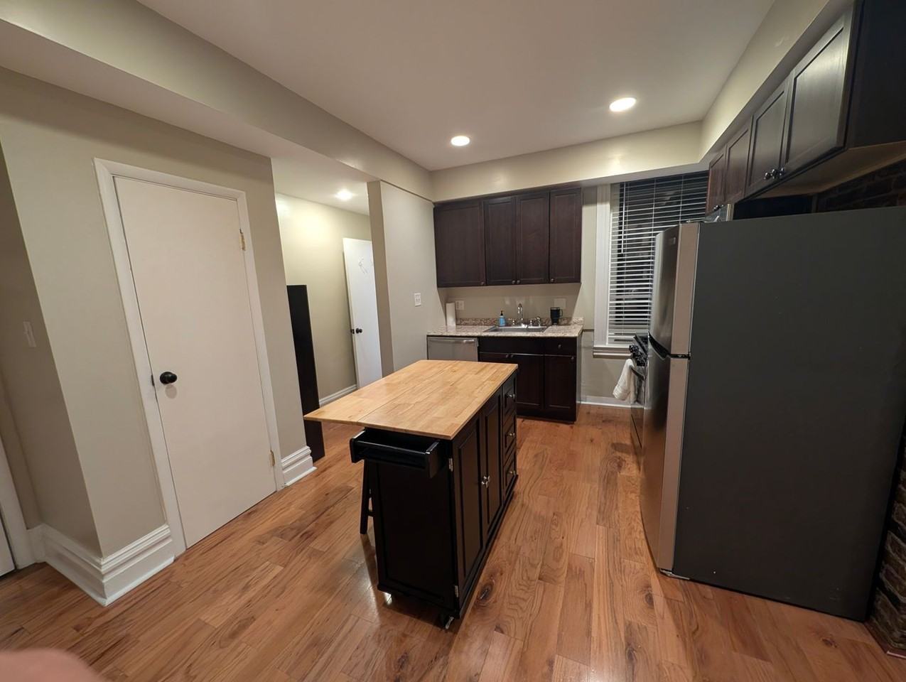 121 Grandview Ave - Photo 3 of 19