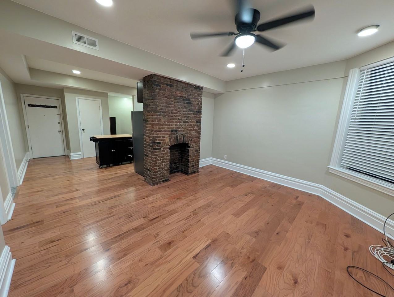 121 Grandview Ave - Photo 6 of 19
