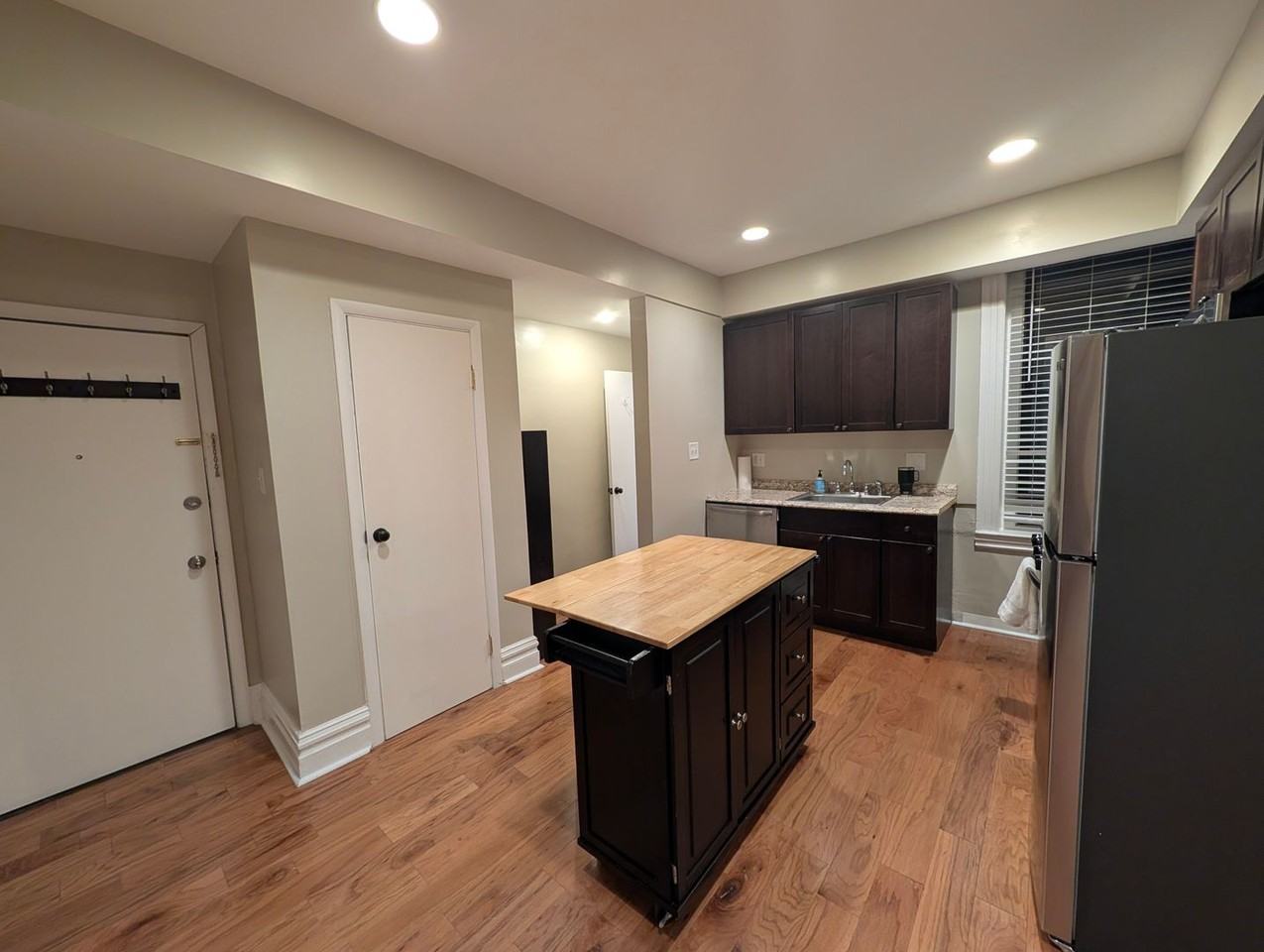121 Grandview Ave - Photo 7 of 19