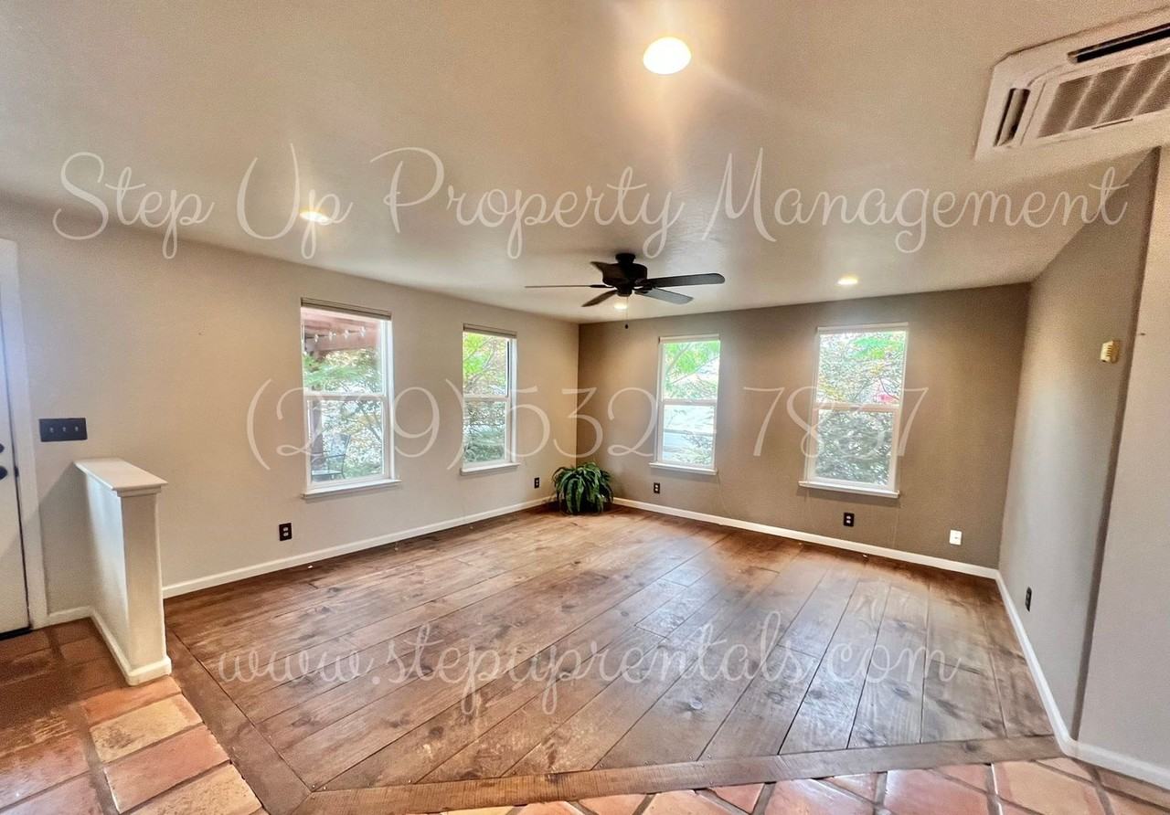 816 Oneida St - Photo 4 of 16