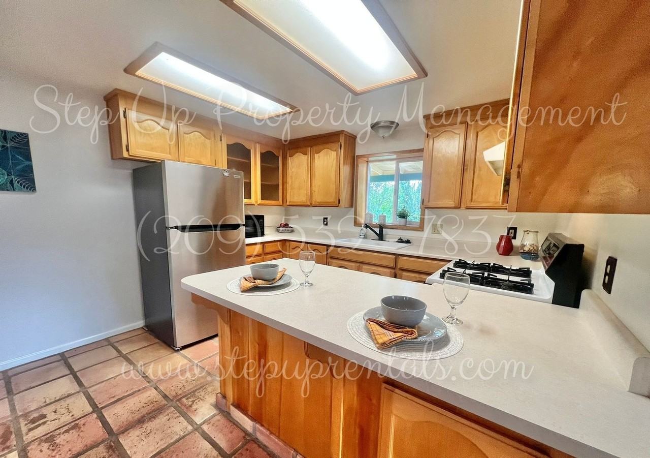 816 Oneida St - Photo 5 of 16