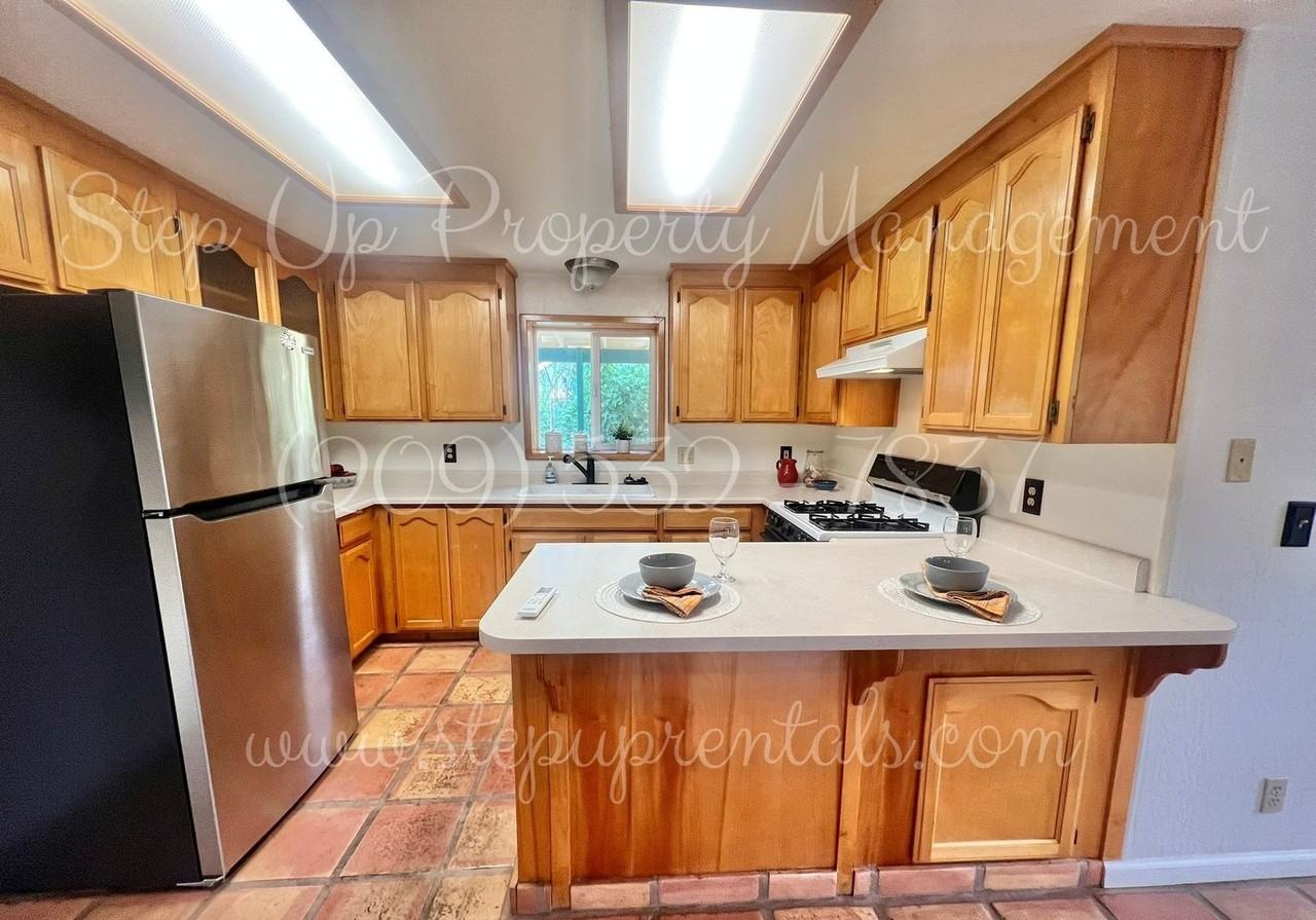 816 Oneida St - Photo 6 of 16