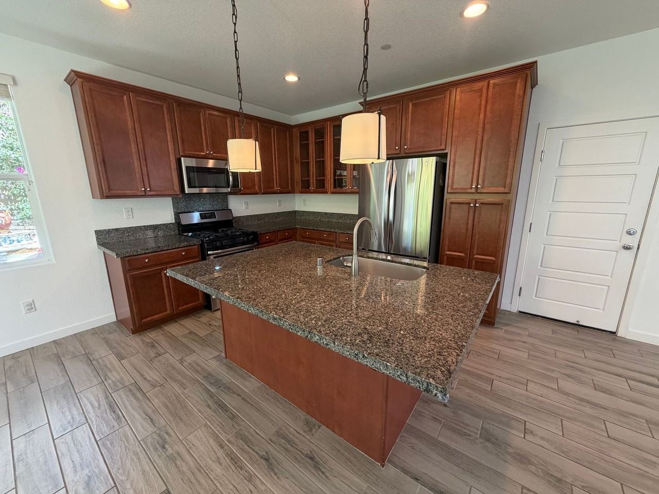 3341 Forney Way - Photo 5 of 33