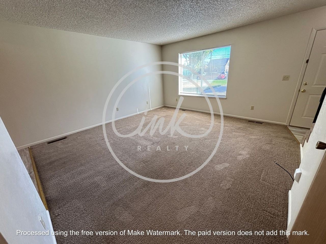 1410 Douglas Ave - Photo 5 of 16