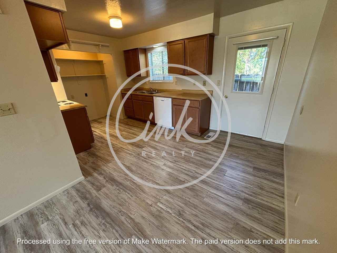 1410 Douglas Ave - Photo 6 of 16
