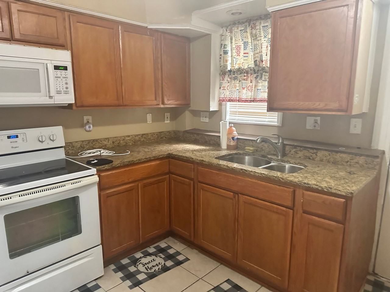 1820 Ruxton Ave - Photo 4 of 15