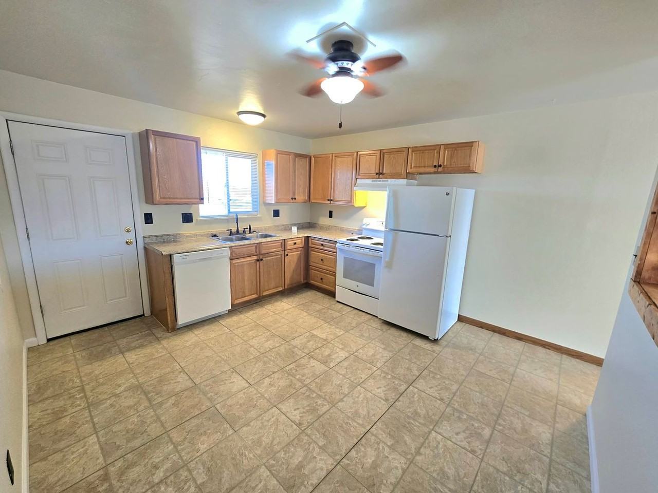 3016 Denver St - Photo 4 of 7