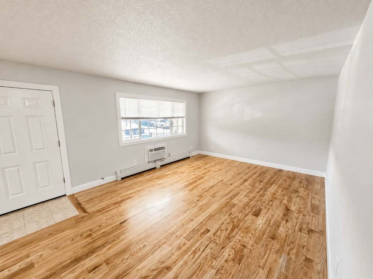 3030 Denver St - Photo 3 of 10