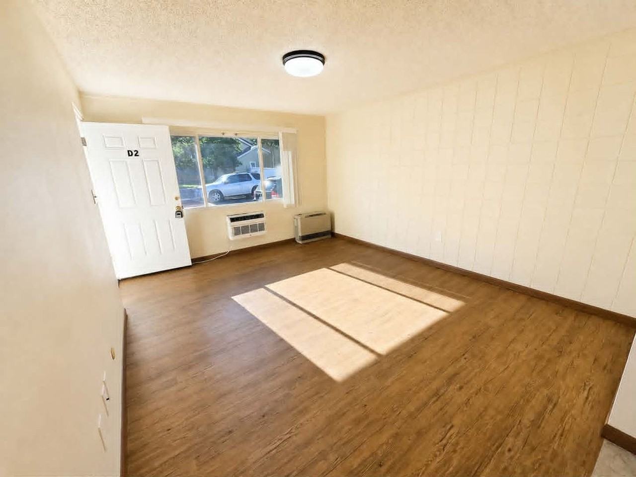 724 2nd St - Photo 4 of 8