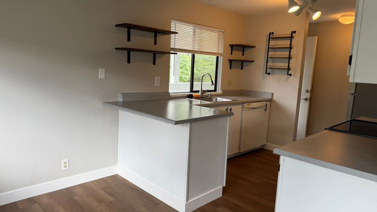 1624 201st Pl Se #6D - Photo 3 of 14