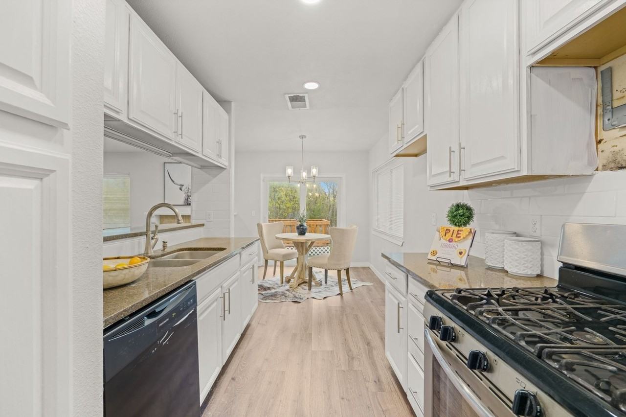 10223 Flatland Trl - Photo 4 of 30