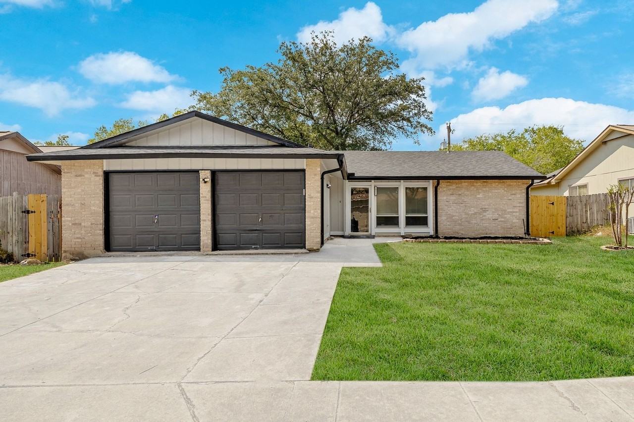 10223 Flatland Trl - Photo 2 of 30