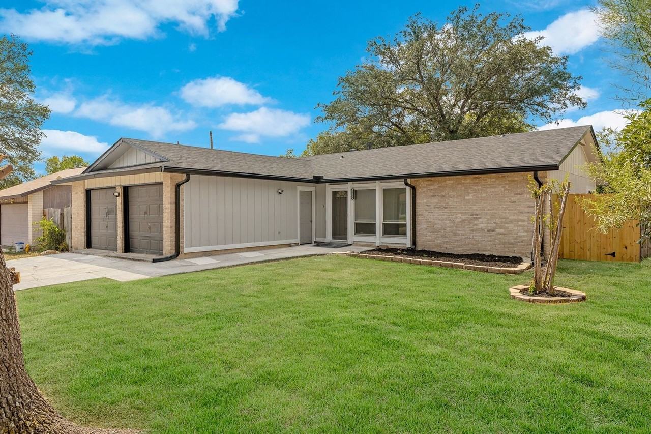 10223 Flatland Trl - Photo 3 of 30