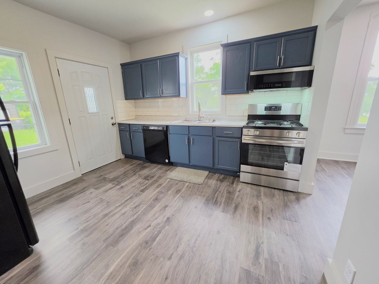 2340 S Anthony Blvd #1 - Photo 4 of 10