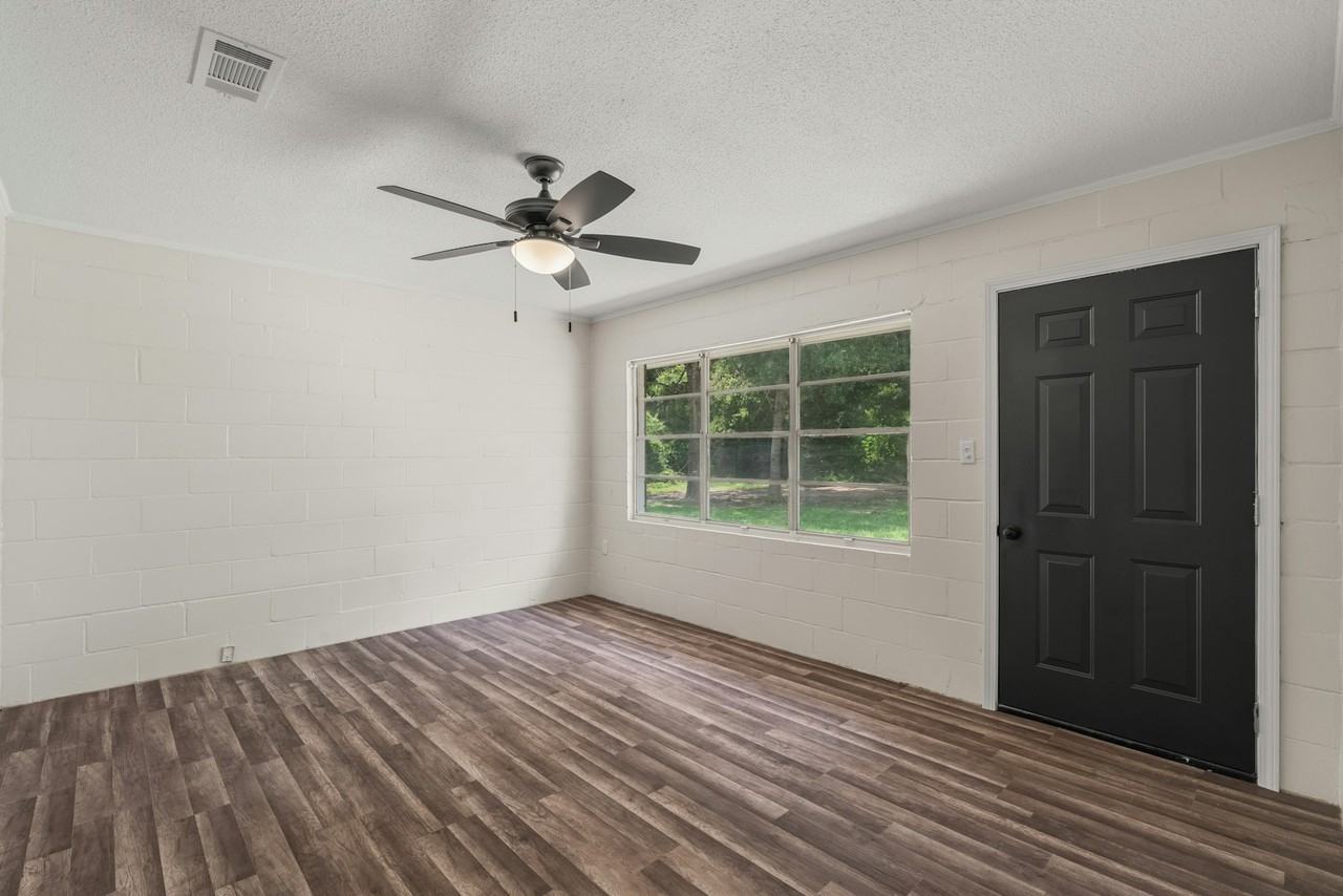18 East Westover Drive - Photo 4 of 11