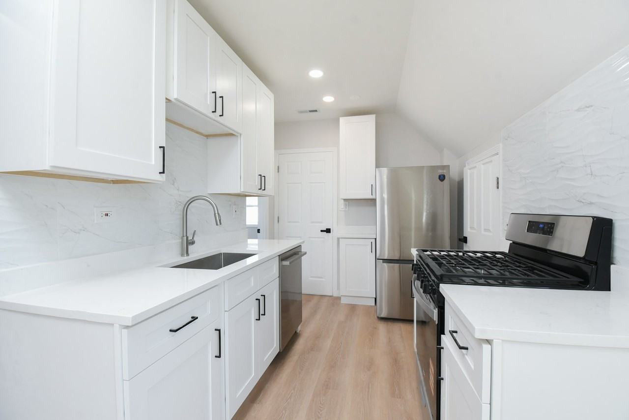 1431 North Campbell Ave, Unit 2R - Photo 2 of 13