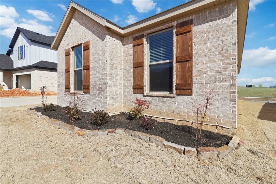 7014 Sw Orange Ave - Photo 4 of 47