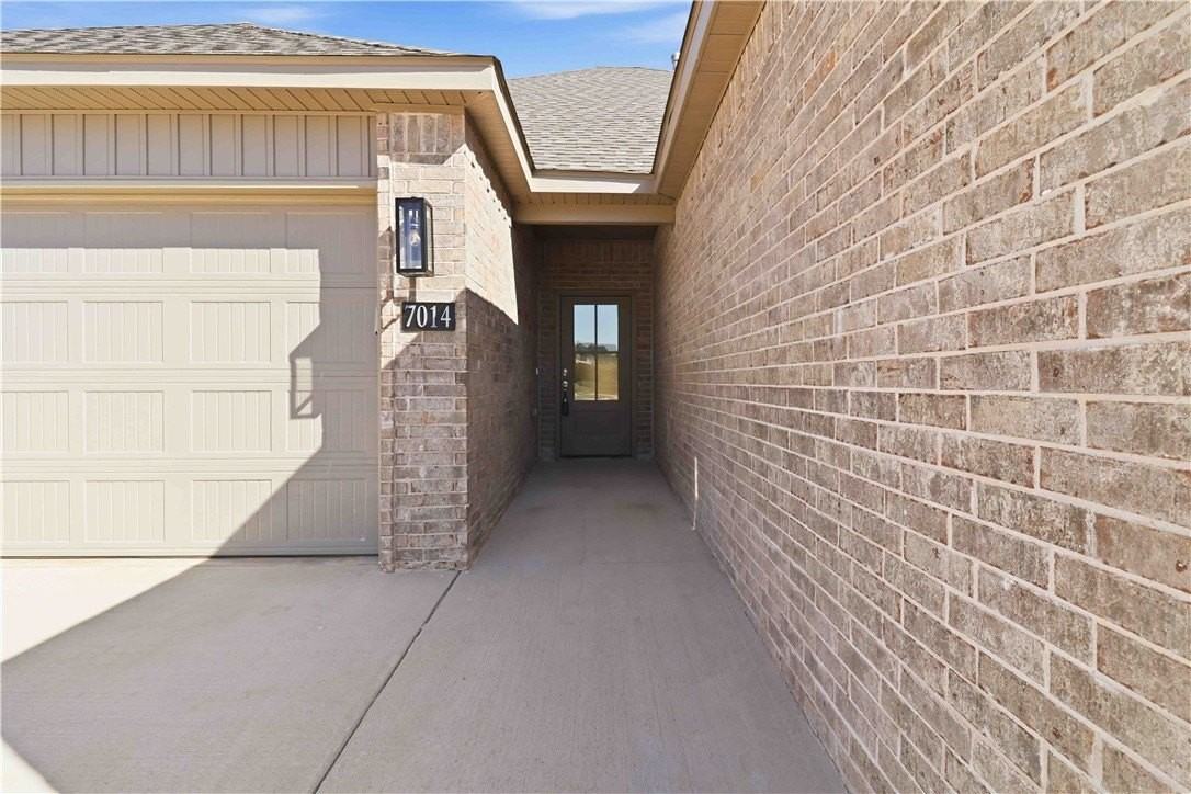 7014 Sw Orange Ave - Photo 5 of 47