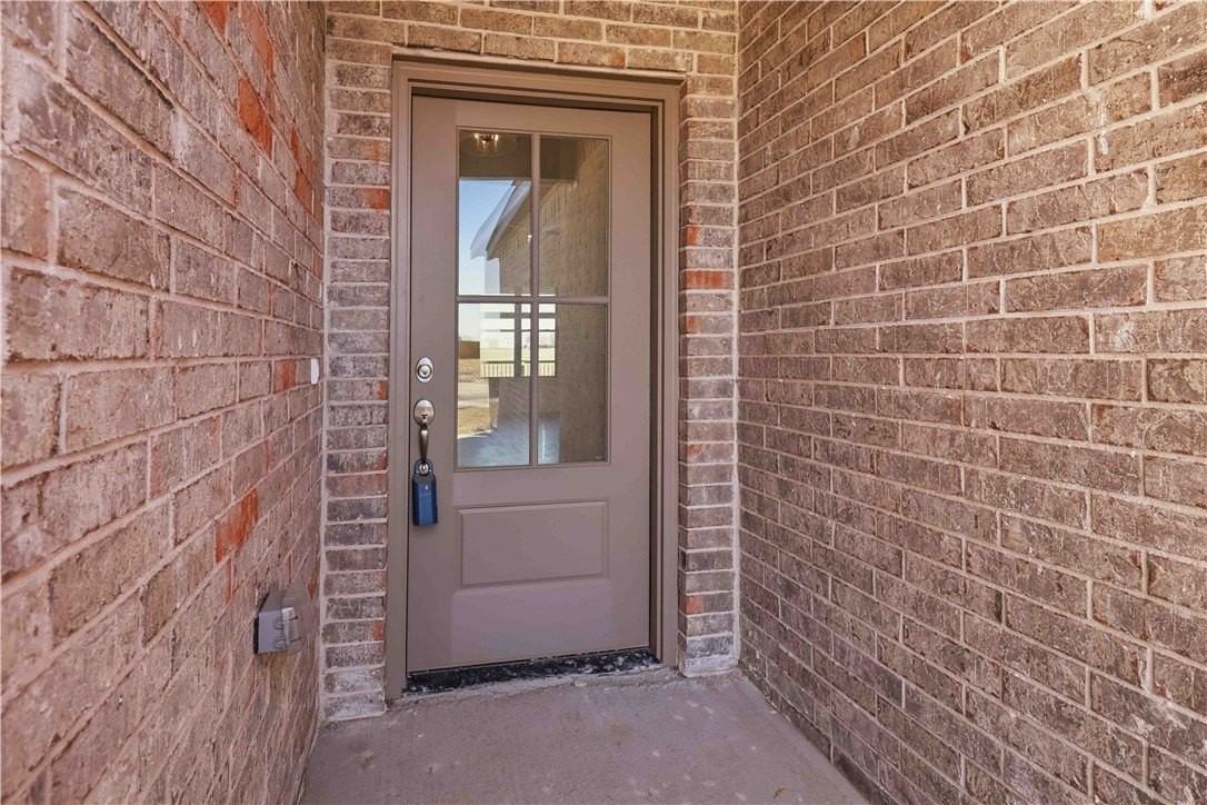 7014 Sw Orange Ave - Photo 7 of 47