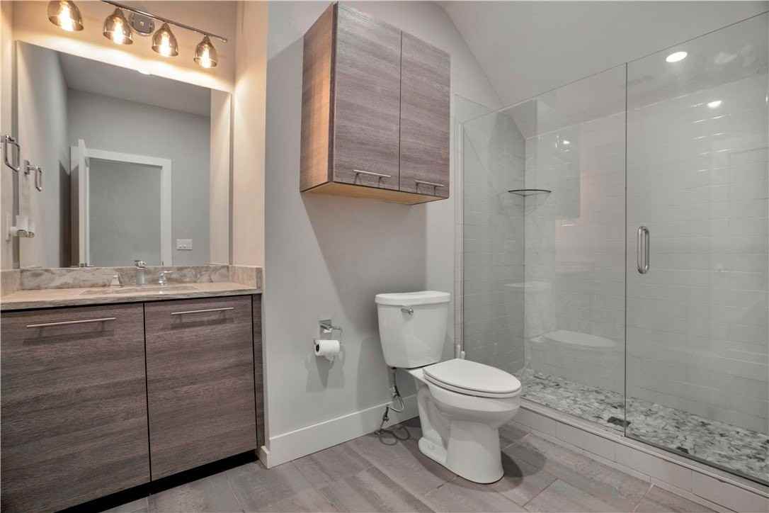 1572 N Desoto Pl - Photo 4 of 22