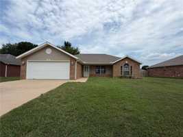 featured image of 550 Walker St