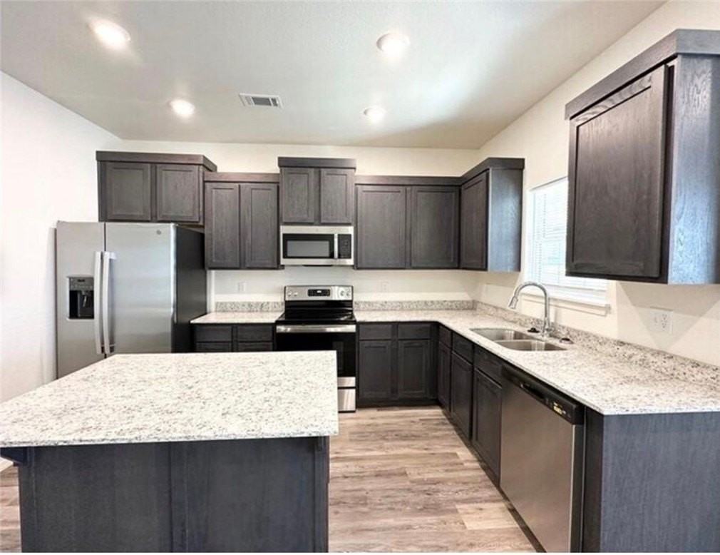 1023 S Benchmark Ln #2 - Photo 2 of 7