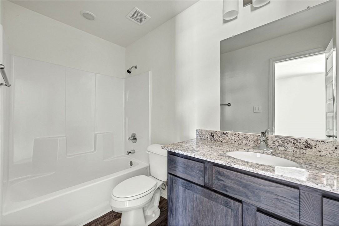 1023 S Benchmark Ln #2 - Photo 5 of 7