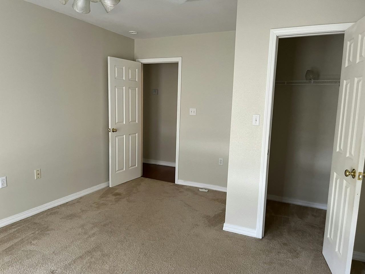 315 Woodcrest Drive - Photo 7 of 18