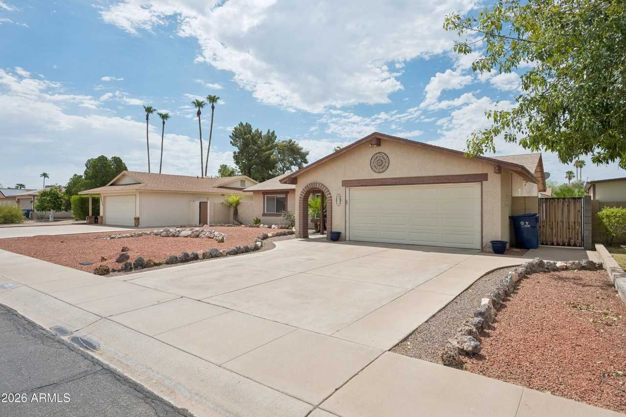 2319 E Loma Vista Dr - Photo 2 of 31