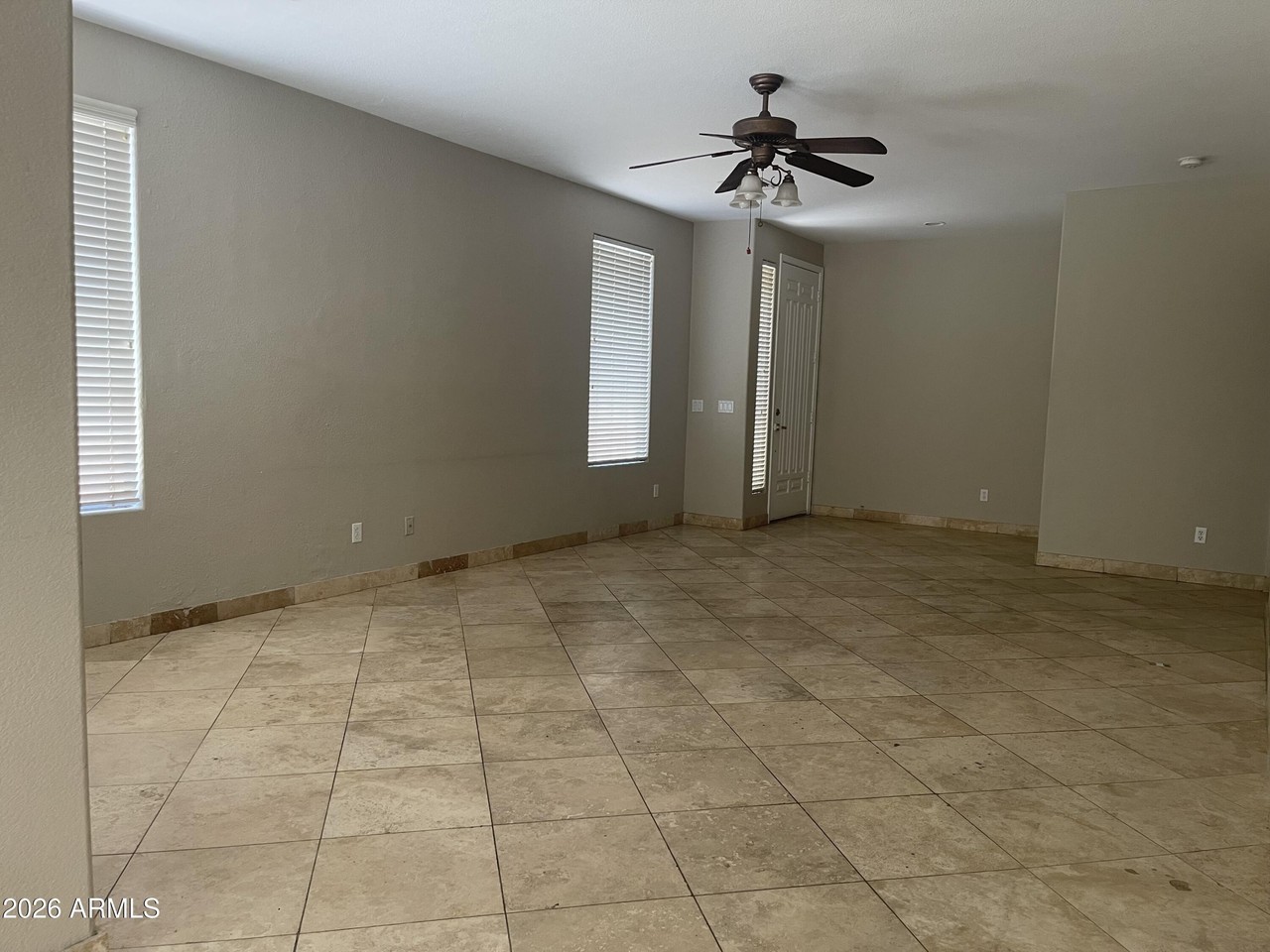 844 S Roca Ct - Photo 2 of 8